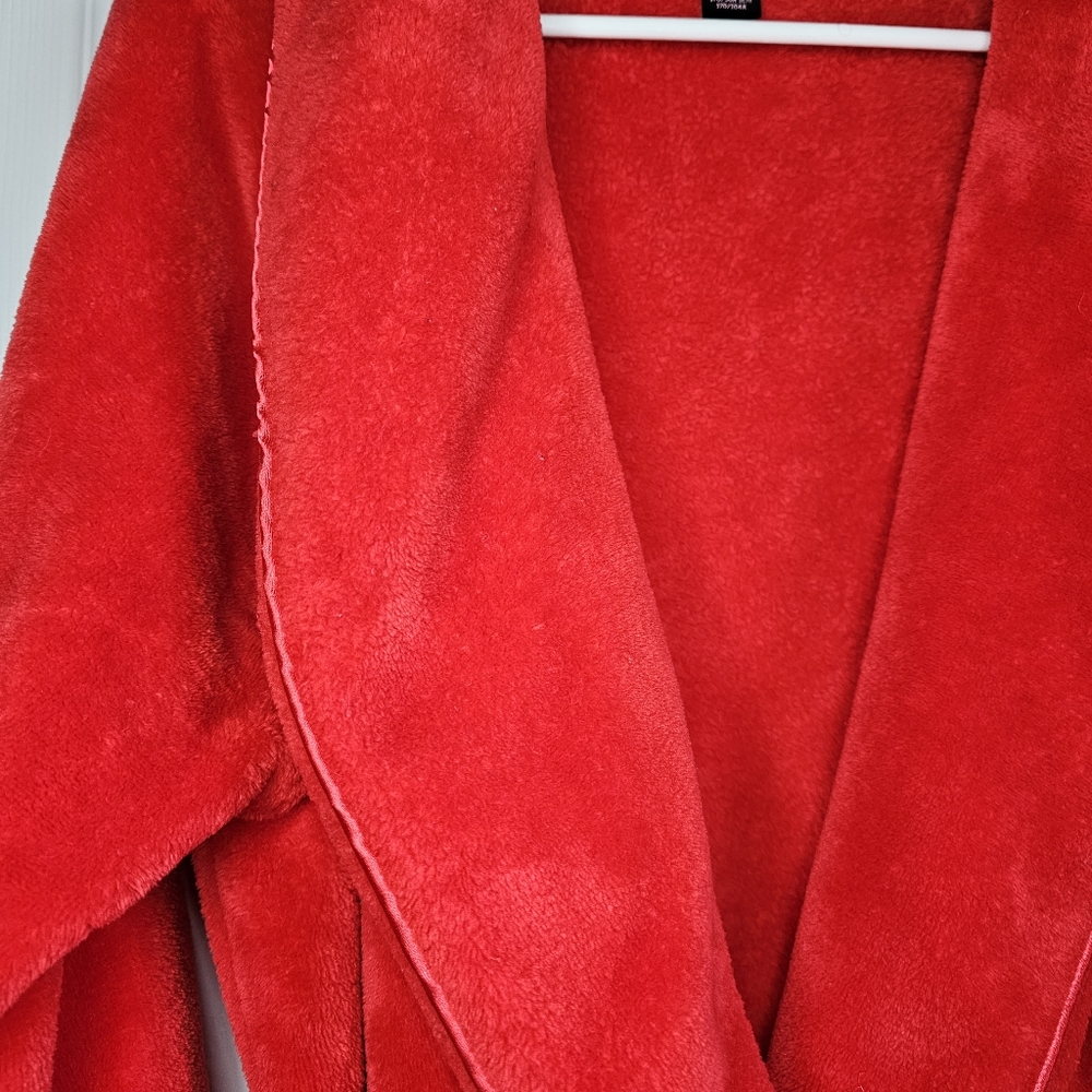 Victoria's Secret Red Fleece Robe Sz M/L - Picture 4 of 8